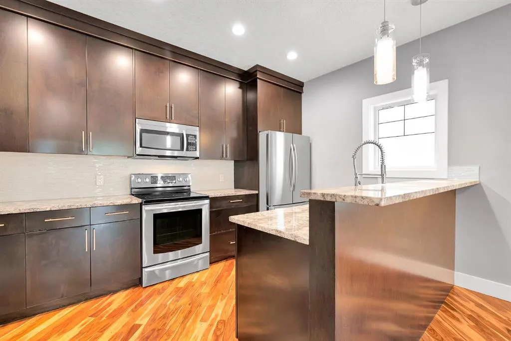 311 15 Avenue NE, #1