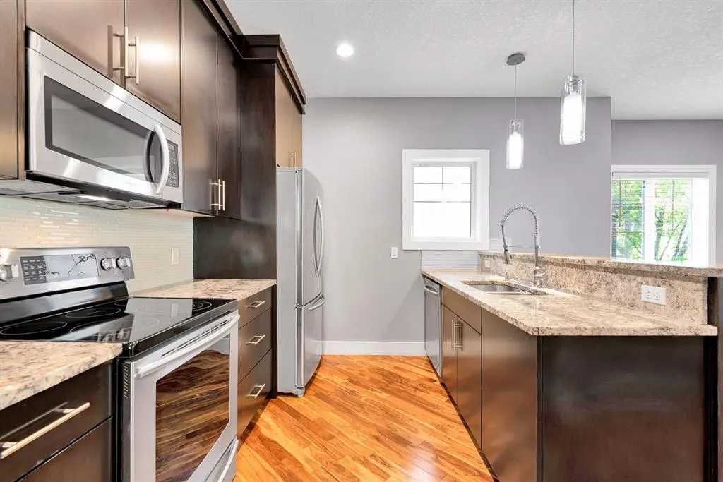 311 15 Avenue NE, #1