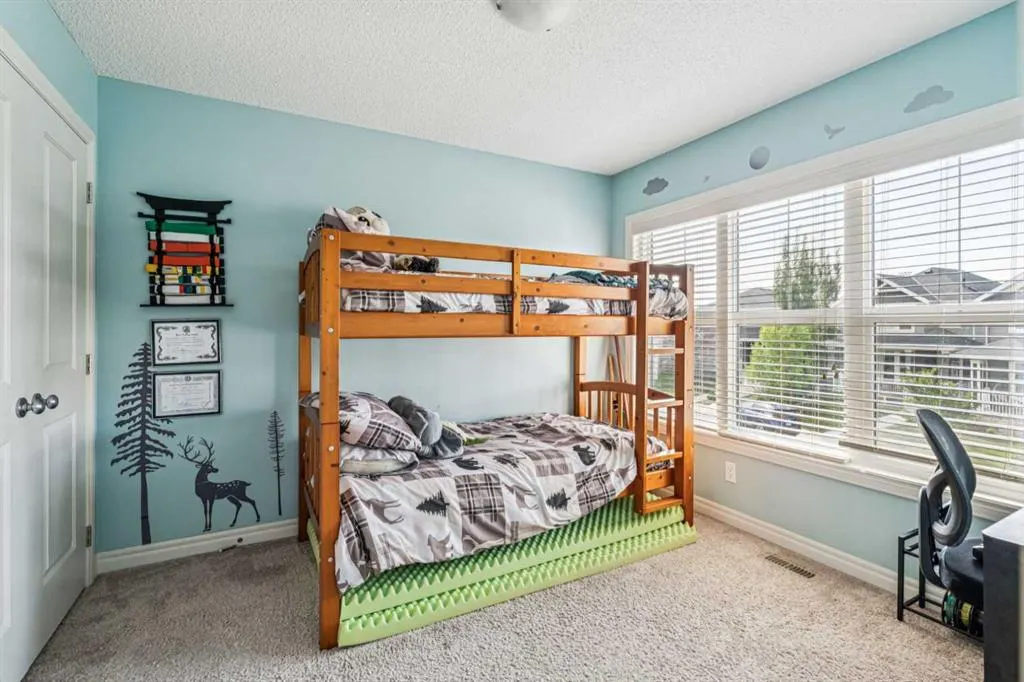 91 River Heights Green