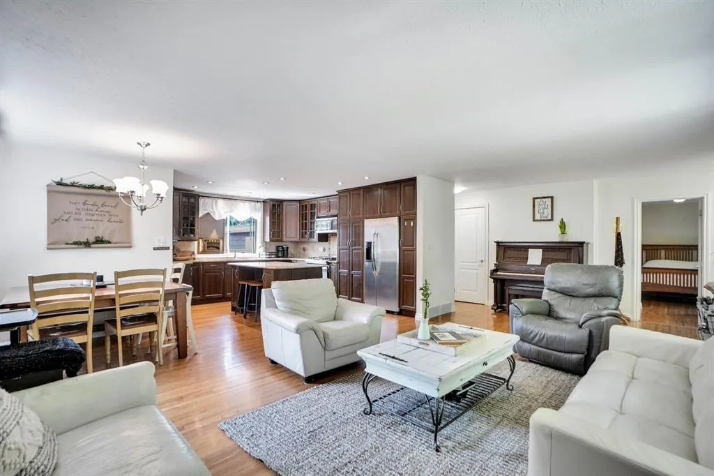 1447 Northmount Drive NW