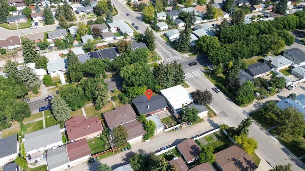 1447 Northmount Drive NW