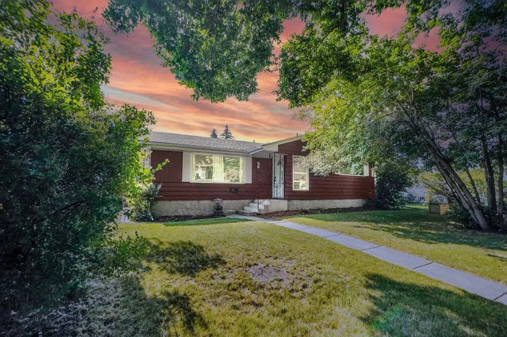 1447 Northmount Drive NW