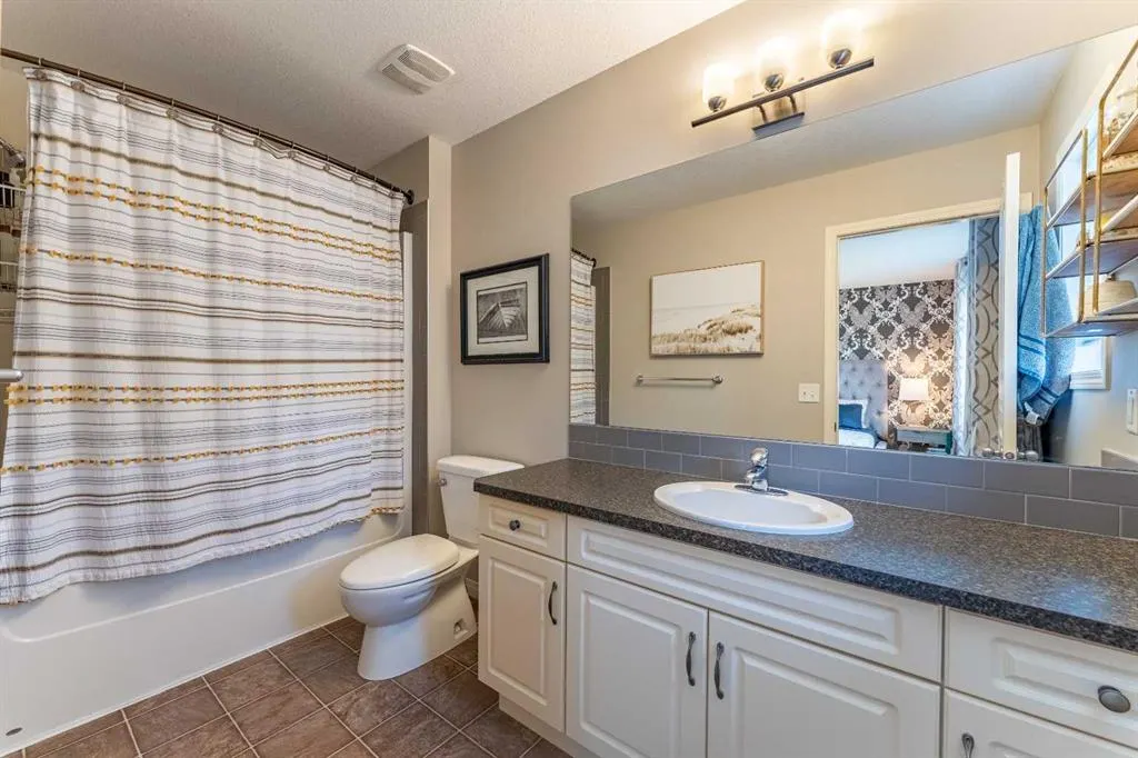45 Mahogany Pointe SE