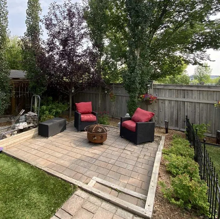 45 Mahogany Pointe SE