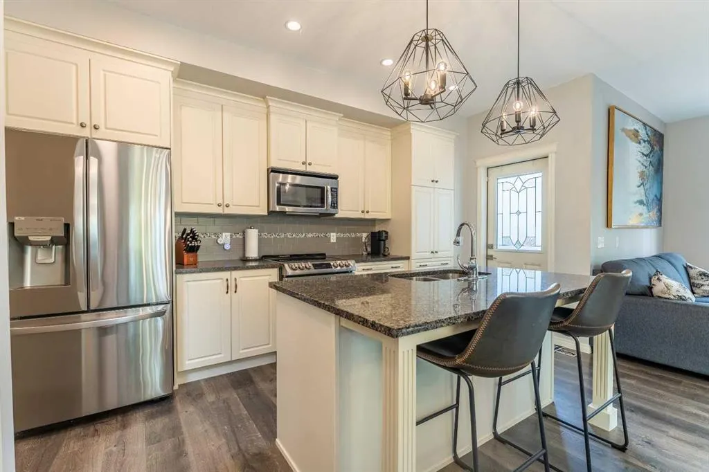 45 Mahogany Pointe SE