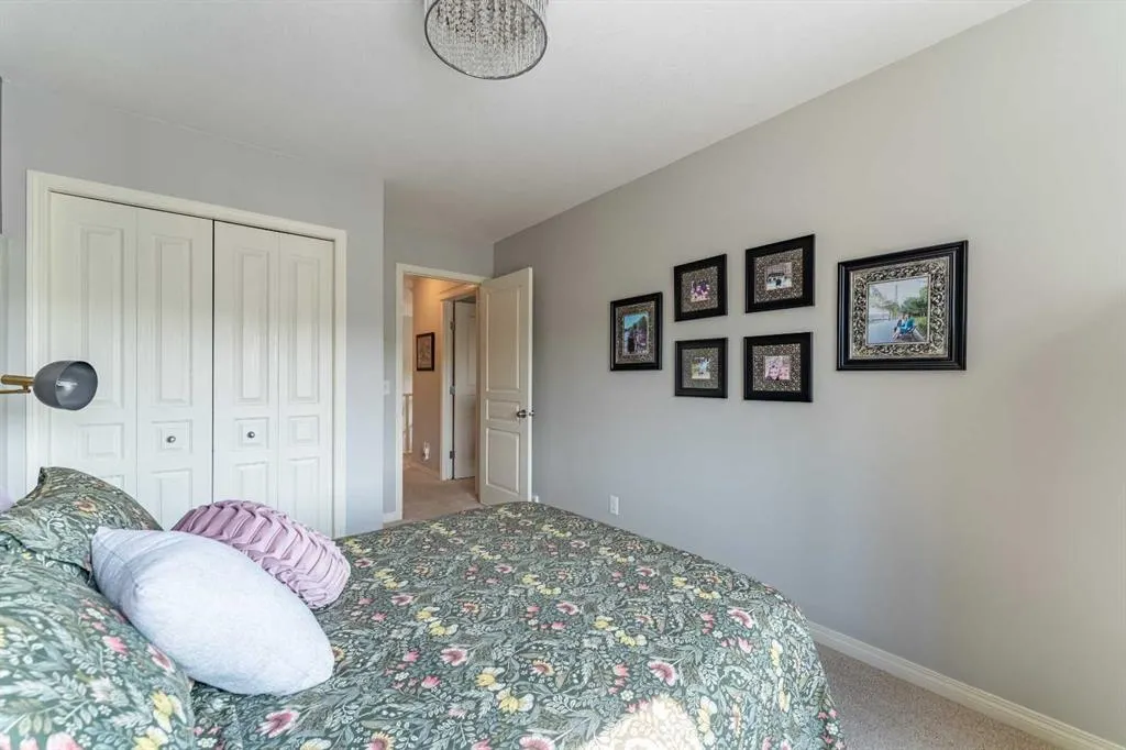45 Mahogany Pointe SE