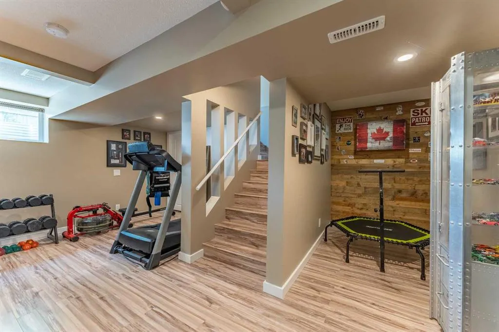 45 Mahogany Pointe SE