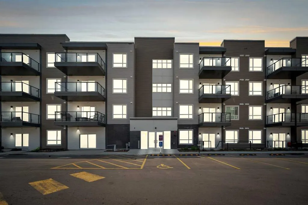 33 Carringham Gate NW, #3204
