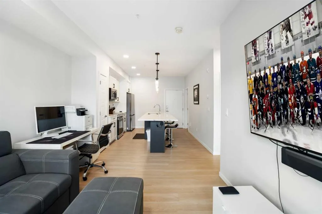 200 Harvest Hills Place NE, #411