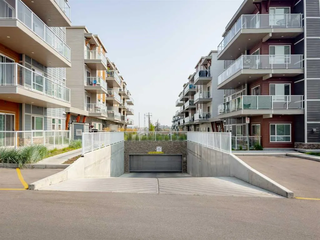 200 Harvest Hills Place NE, #411