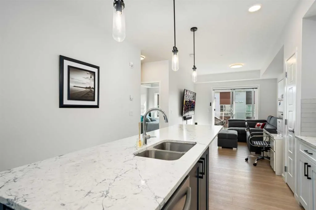 200 Harvest Hills Place NE, #411