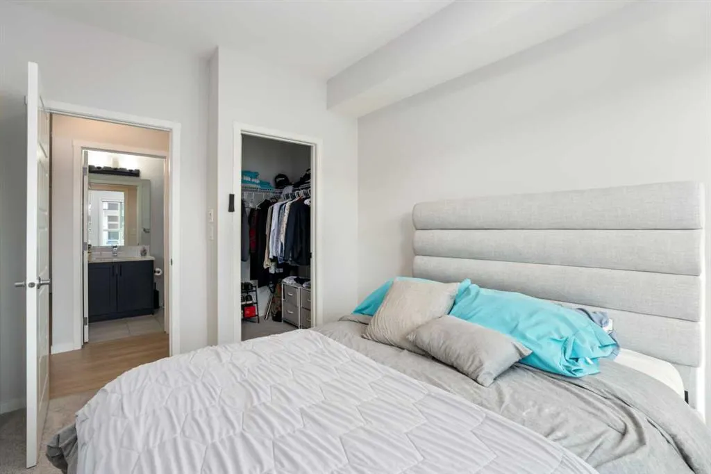 200 Harvest Hills Place NE, #411