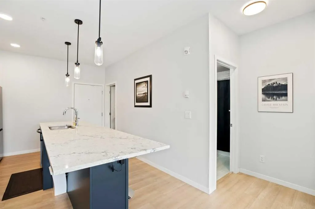 200 Harvest Hills Place NE, #411