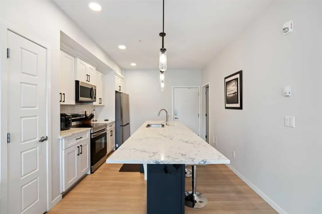 200 Harvest Hills Place NE, #411