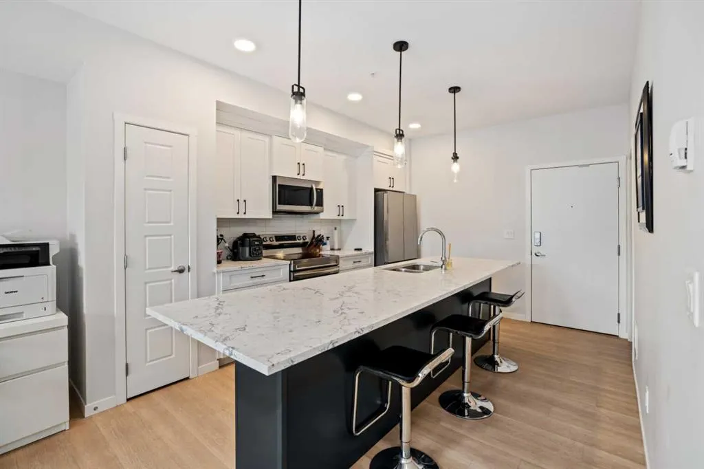 200 Harvest Hills Place NE, #411