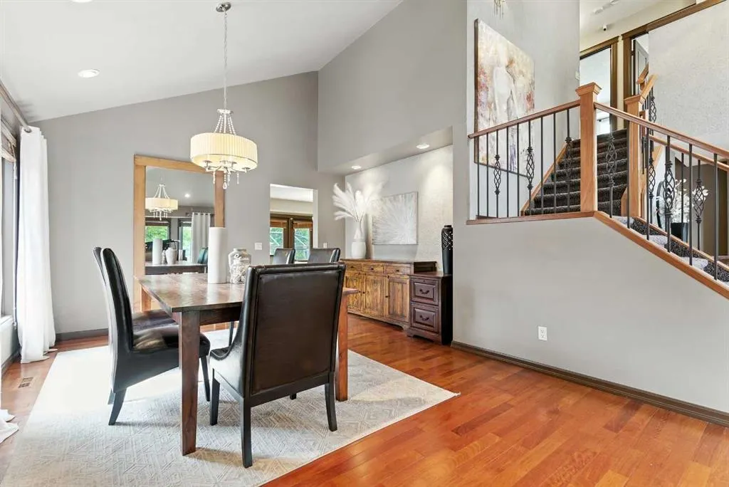 227 Shawnee Mews SW