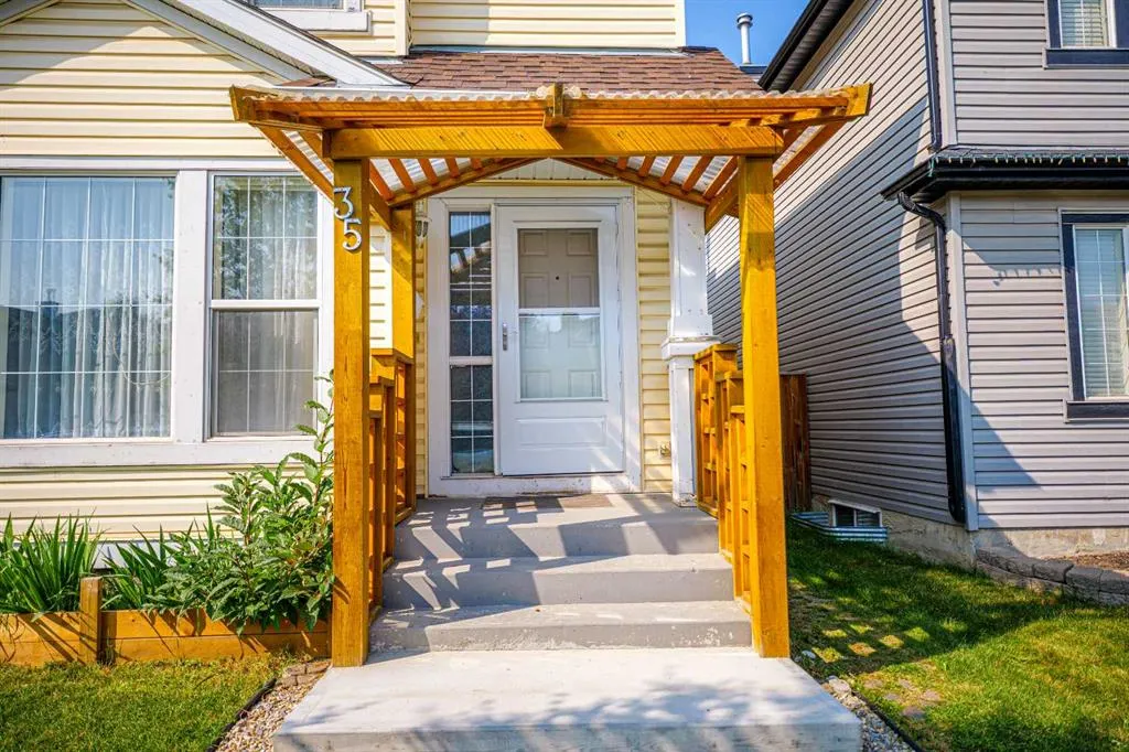 35 Bridlecrest Road SW