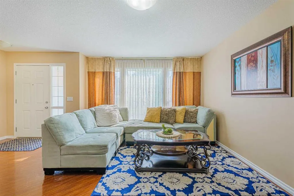 35 Bridlecrest Road SW