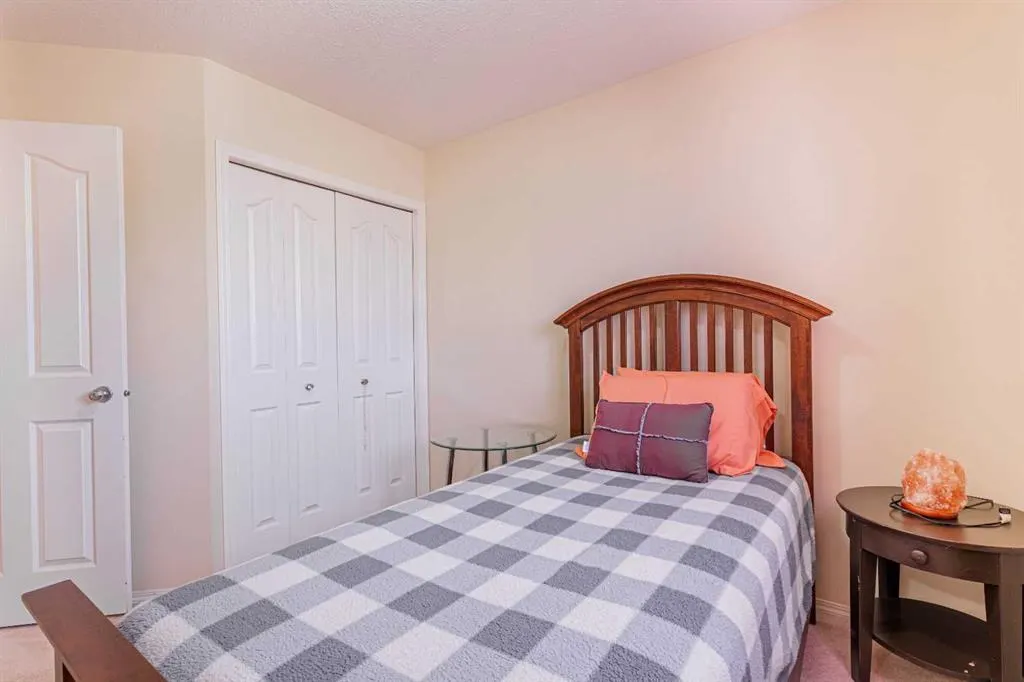 35 Bridlecrest Road SW