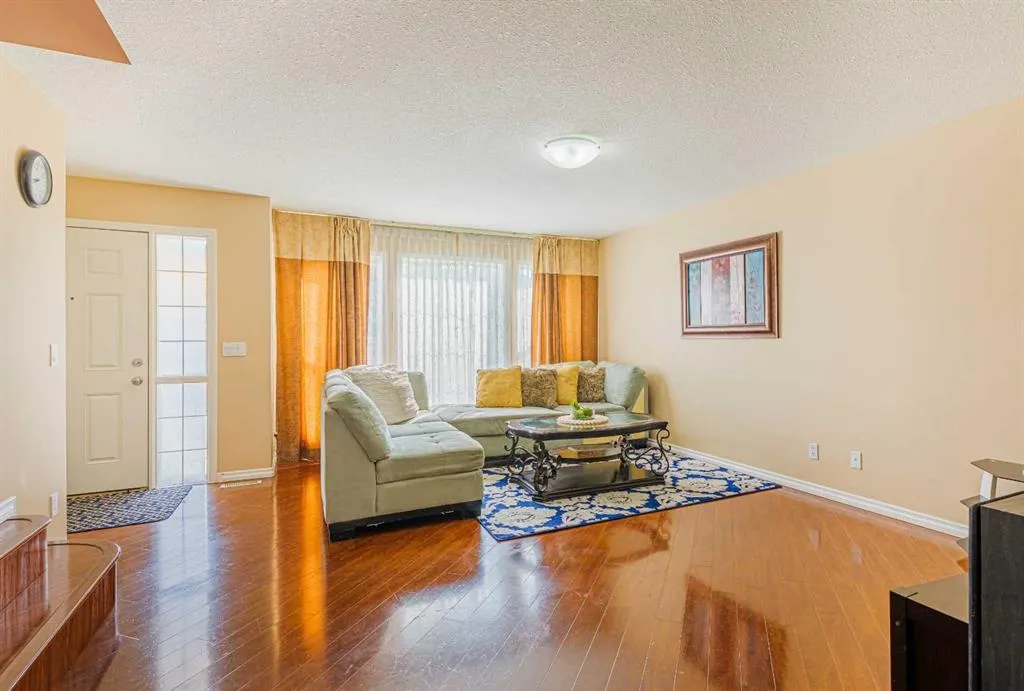 35 Bridlecrest Road SW