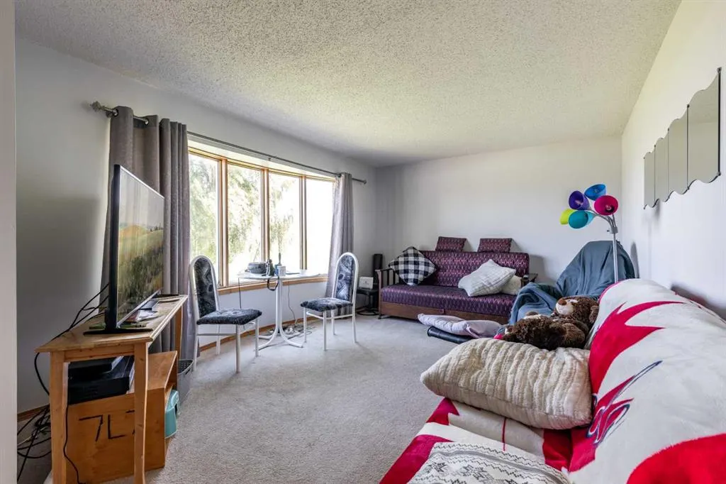 10316 Range Road 75