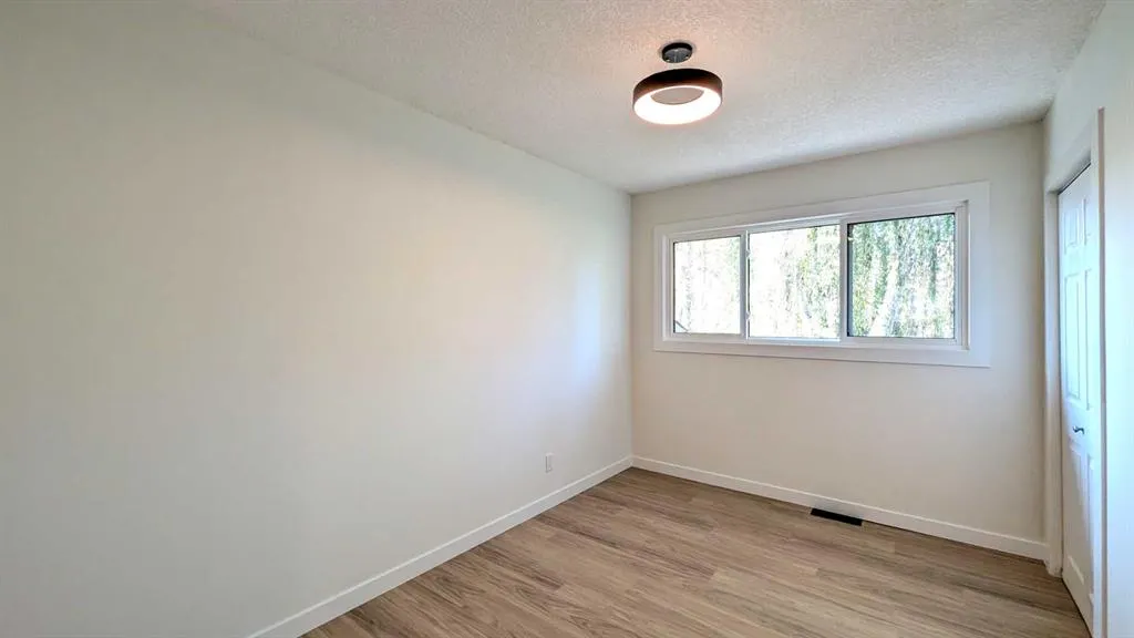 103 Haverhill Road SW