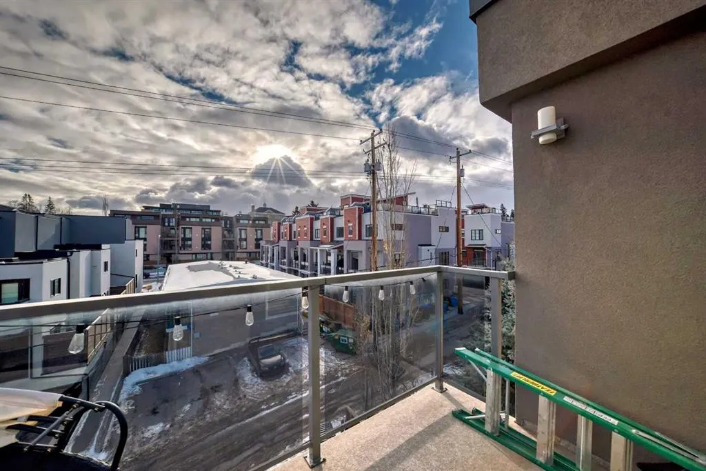 1707 27 Avenue SW, #204