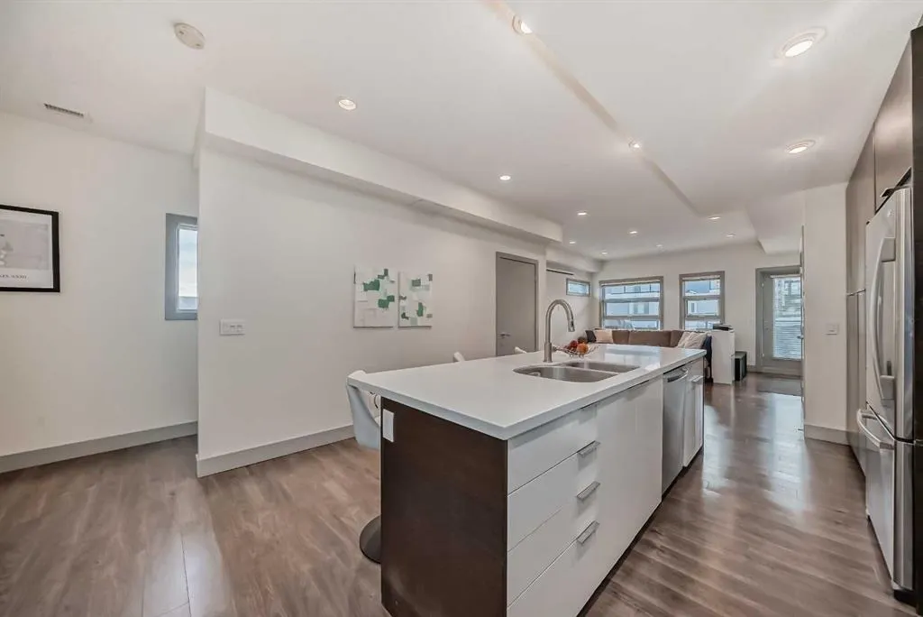 1707 27 Avenue SW, #204