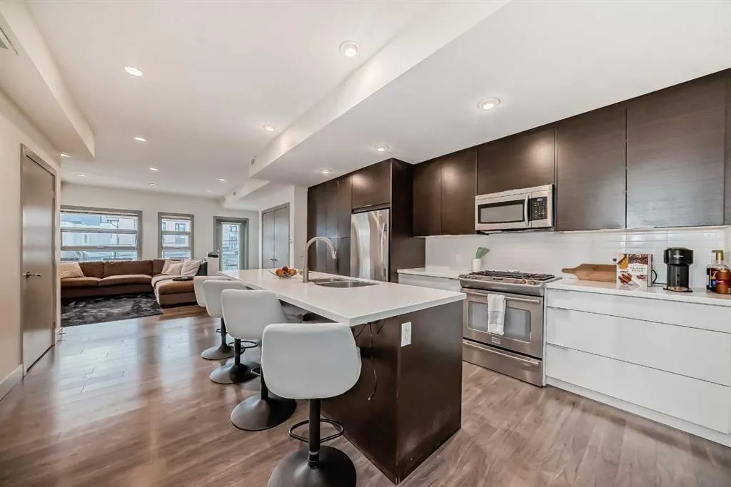 1707 27 Avenue SW, #204