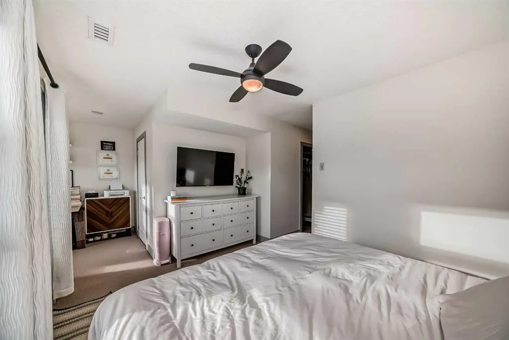 1707 27 Avenue SW, #204
