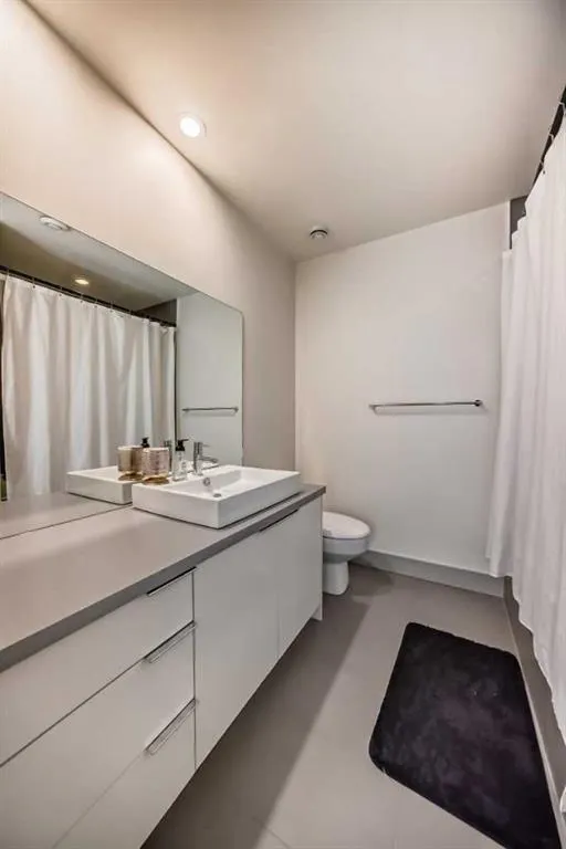 1707 27 Avenue SW, #204