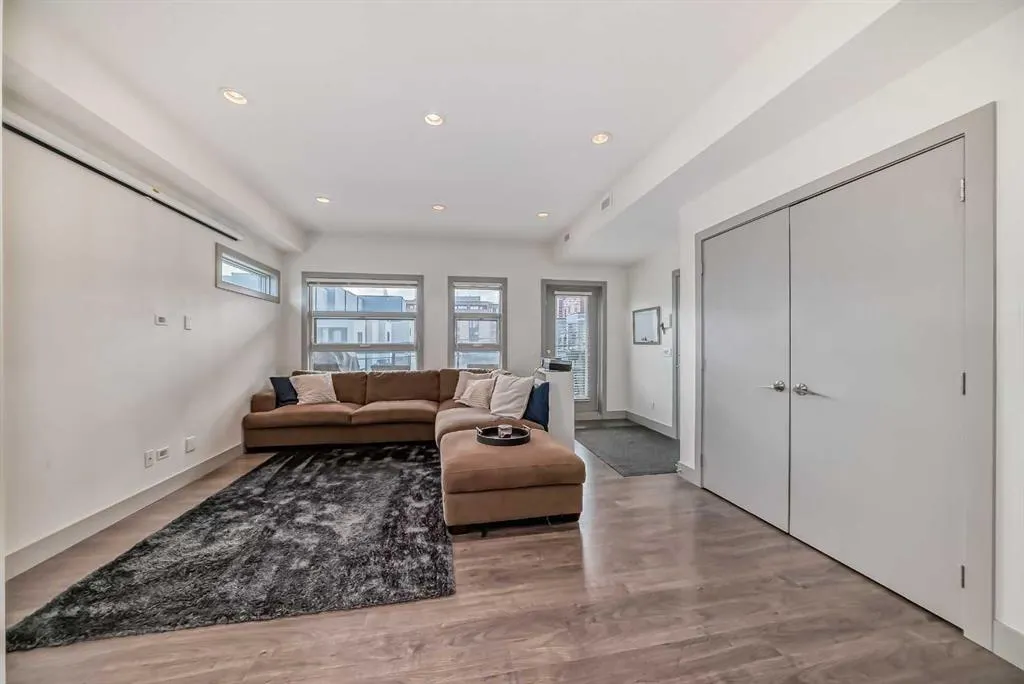 1707 27 Avenue SW, #204