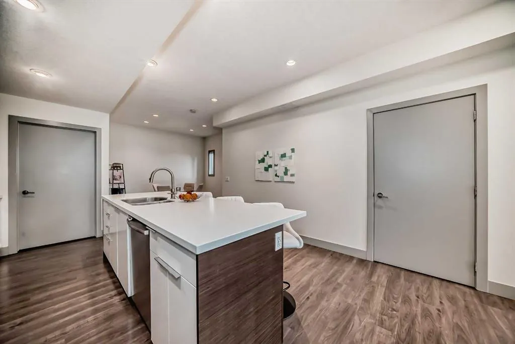 1707 27 Avenue SW, #204