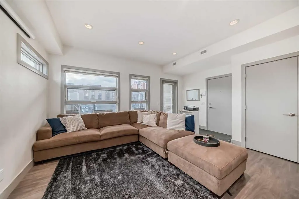 1707 27 Avenue SW, #204