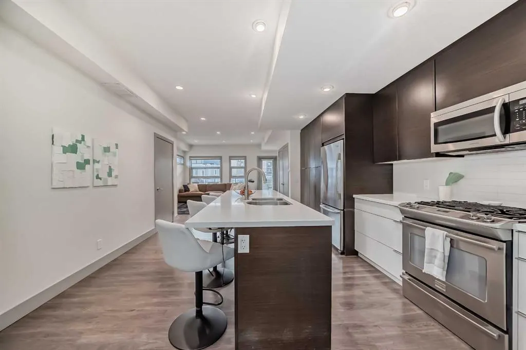 1707 27 Avenue SW, #204