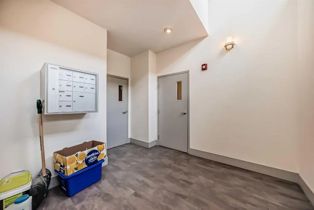 1707 27 Avenue SW, #204
