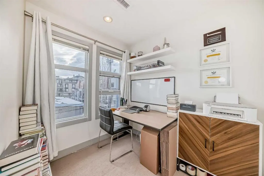 1707 27 Avenue SW, #204
