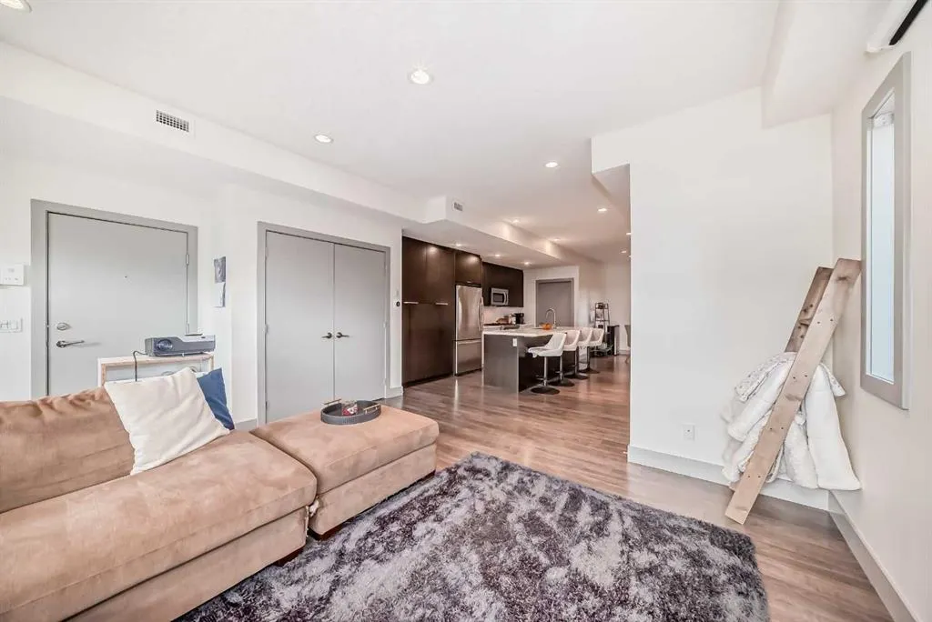 1707 27 Avenue SW, #204
