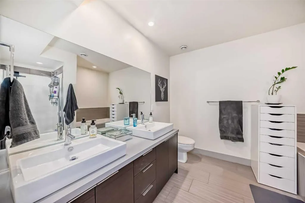 1707 27 Avenue SW, #204