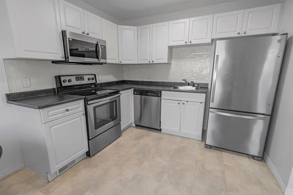 7853 Cedarwood Park