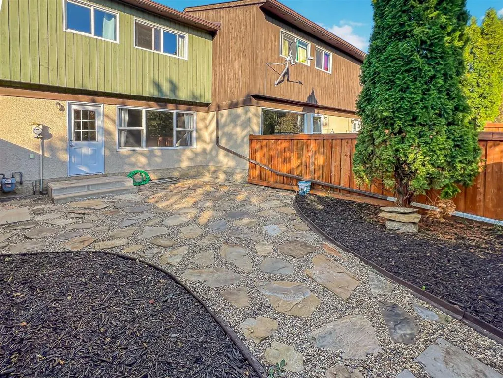 7853 Cedarwood Park