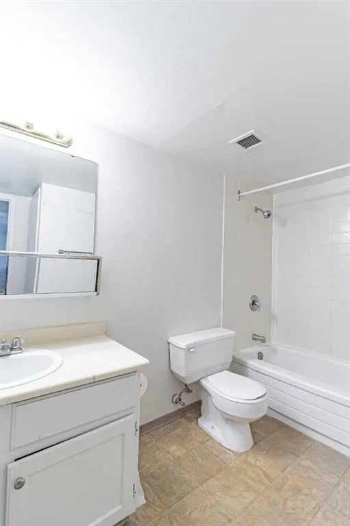 315 Southampton Drive SW, #6202