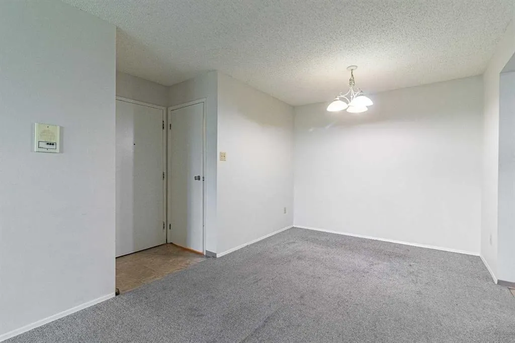 315 Southampton Drive SW, #6202