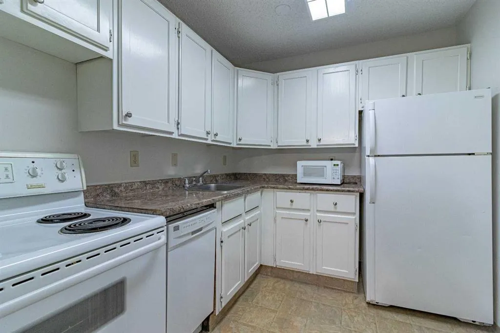 315 Southampton Drive SW, #6202