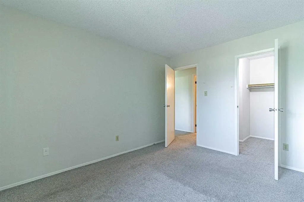 315 Southampton Drive SW, #6202