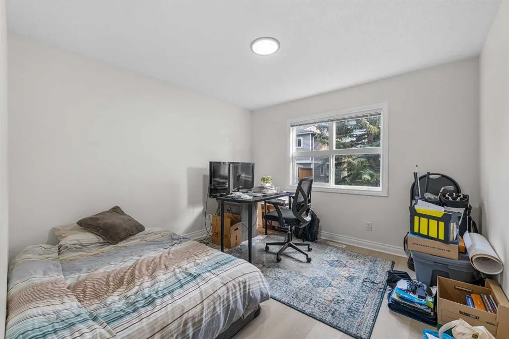 27 Cedarwood Lane SW