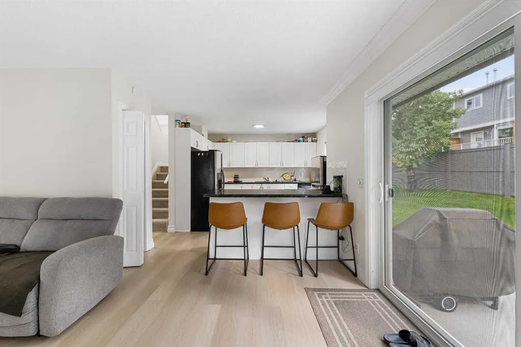 27 Cedarwood Lane SW