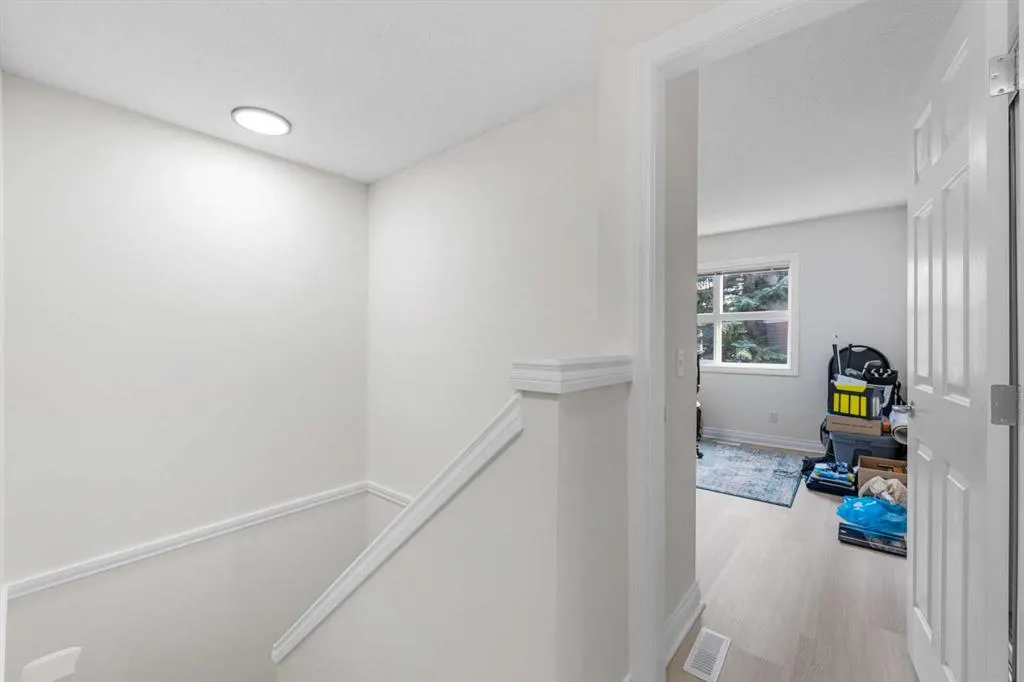 27 Cedarwood Lane SW