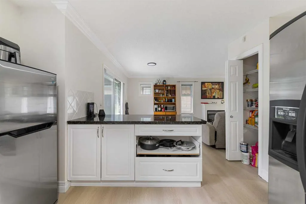 27 Cedarwood Lane SW
