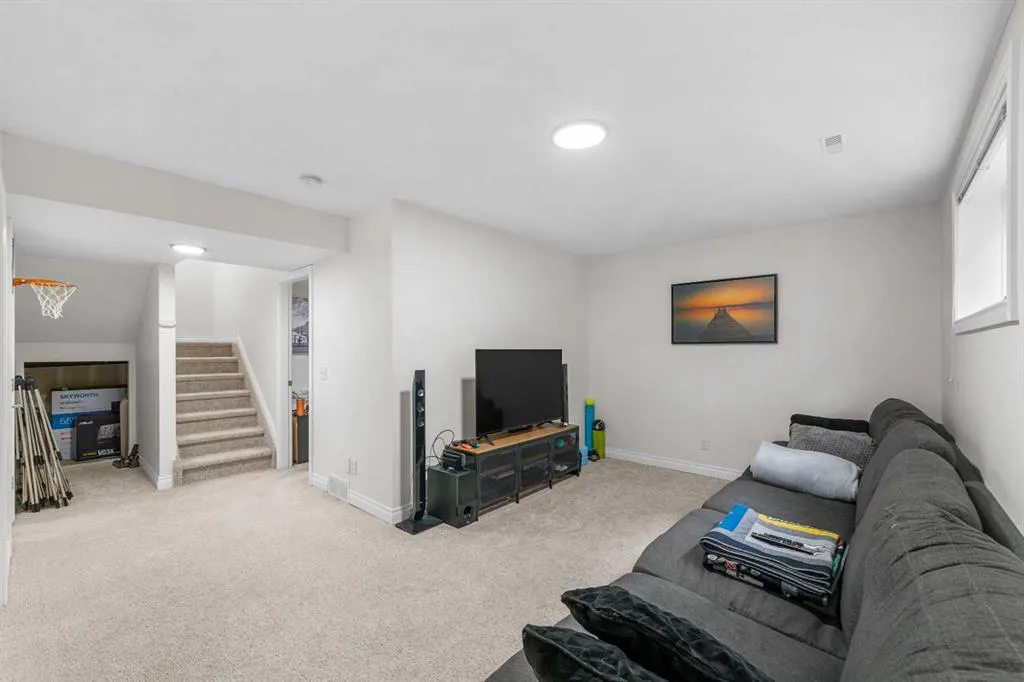 27 Cedarwood Lane SW